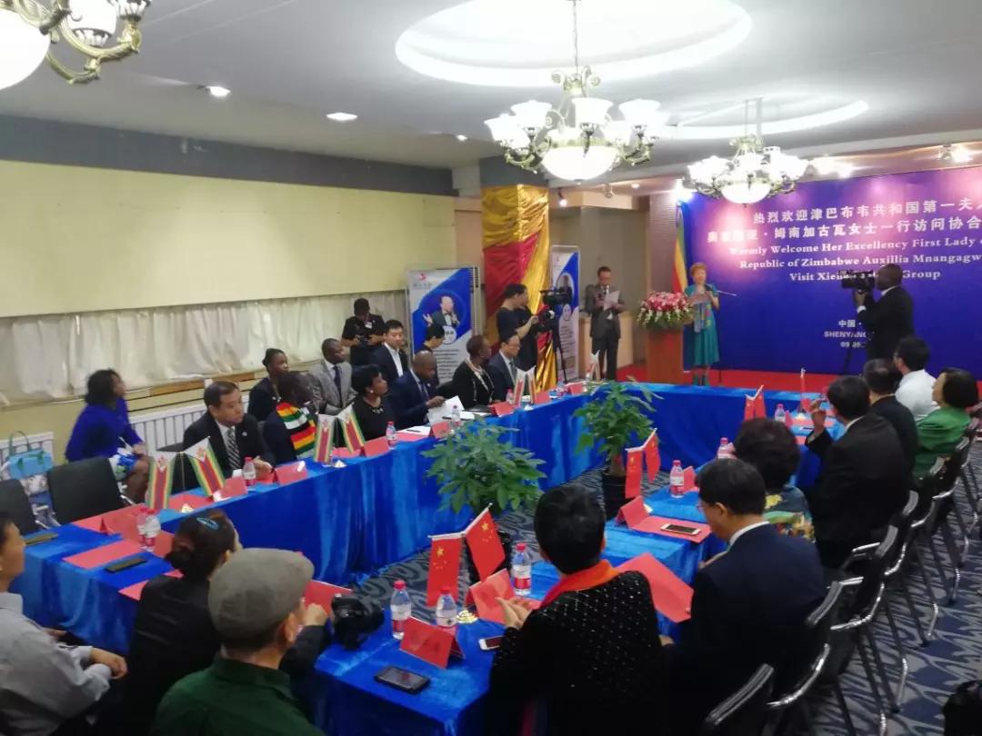 中非总商会副会长刘萍女士在凯发K8旗舰厅举行的欢迎座谈会上致辞